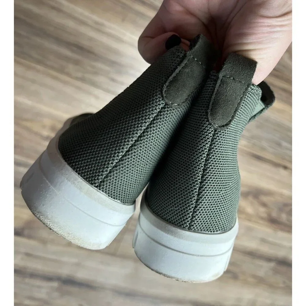 Blondo Olive Green Ankle Chelsea Boots Zip Waterproof Knit Size 8.5 Women’s